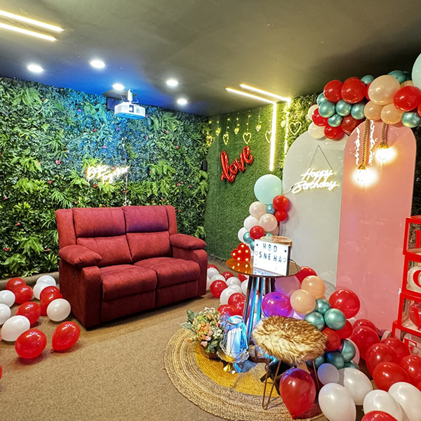 Jade Theater Creating a Romantic Atmosphere-1