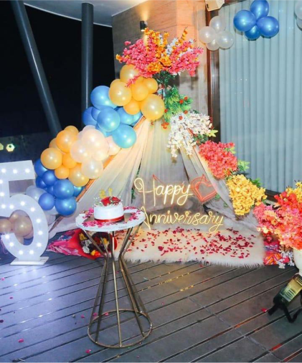 Loving Anniversary Surprise Decoration-0
