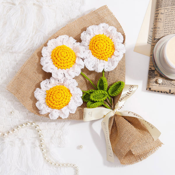 Classic Crochet Daisy Bouquet