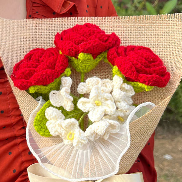Gorgeous Bouquet of Crocheted Roses-2
