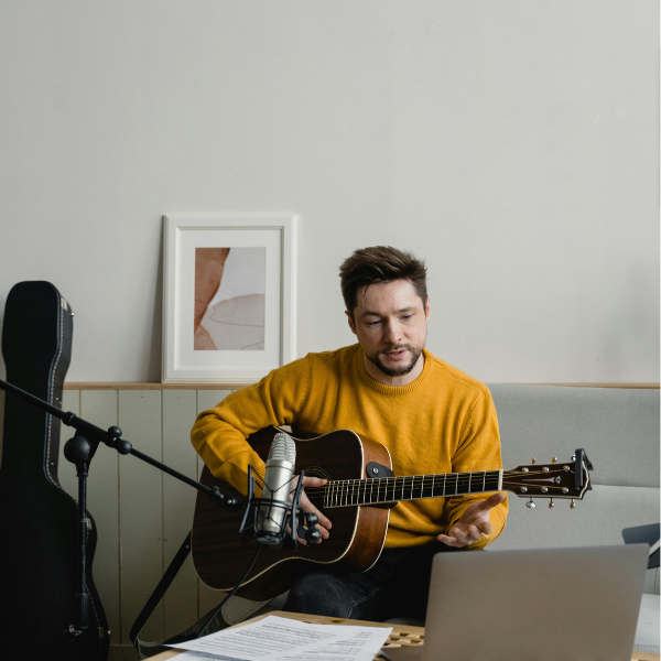 Guitarist on Video Call 10 min-0