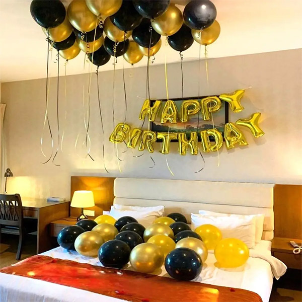 Glamorous Gold Birthday Setup