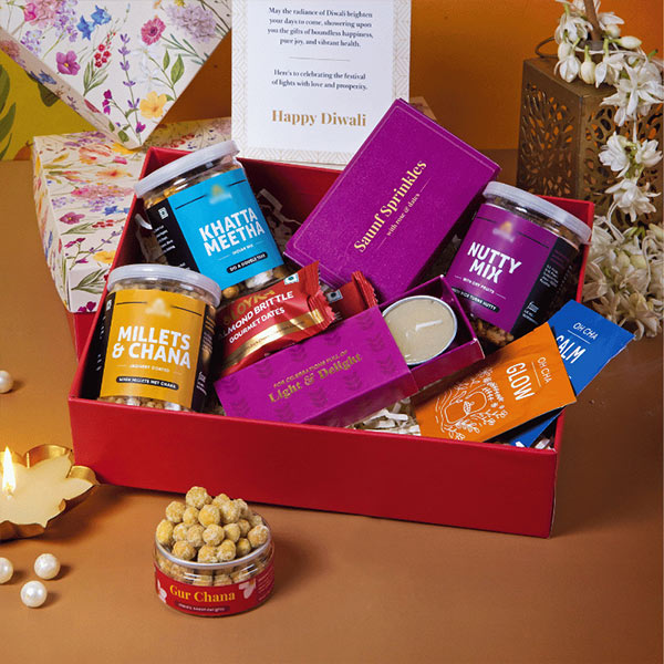 The Festive Nuts Gift Box-1