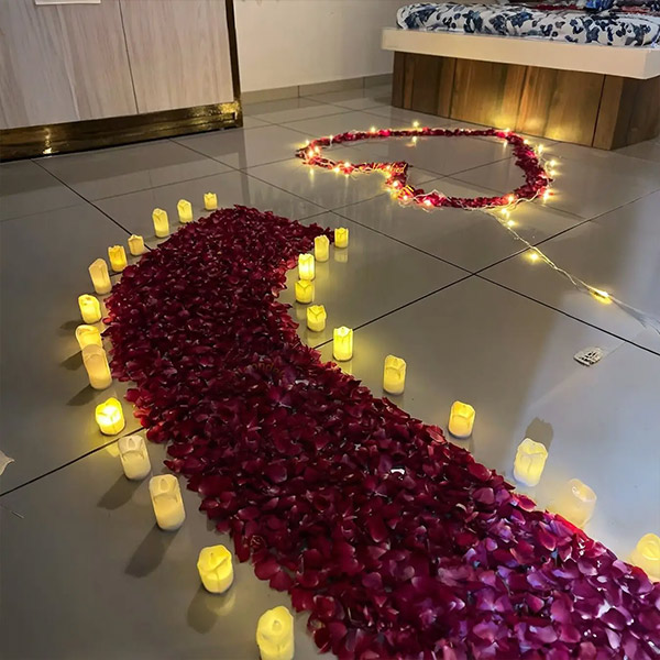 Rose Petal & Candlelight Room Decor-2
