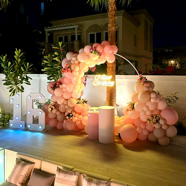 luxurious Rosy Balloon Backdrop