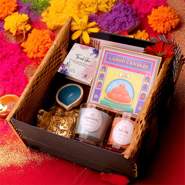 Hamper of Glowing Gratitude Gifts-0