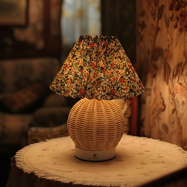 Timalfi Charm Table Lamp-6