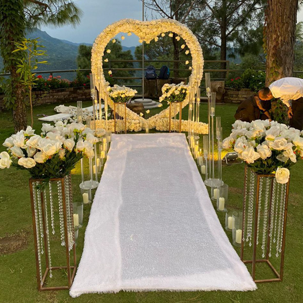 Proposal Decorations at Nighttime for Memorable Moments-1