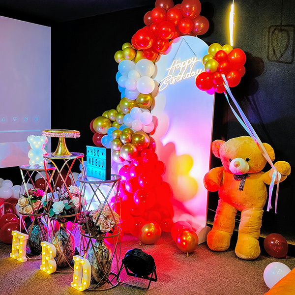 Scarlet Theater : One Performance at a Time-1