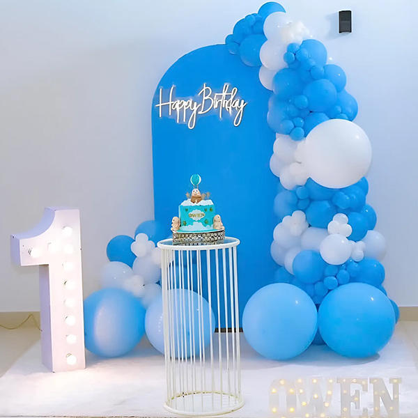 Blue & White First Birthday Décoration
