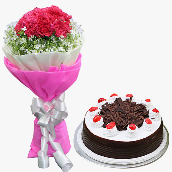 Delightful Cake & Bouquet Combo