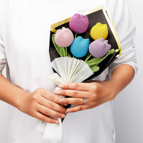 Beautiful Handcrafted Tulip Crochet Bouquet-2